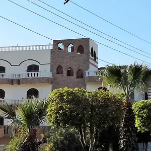 Bella Vista And Apartment Luxor